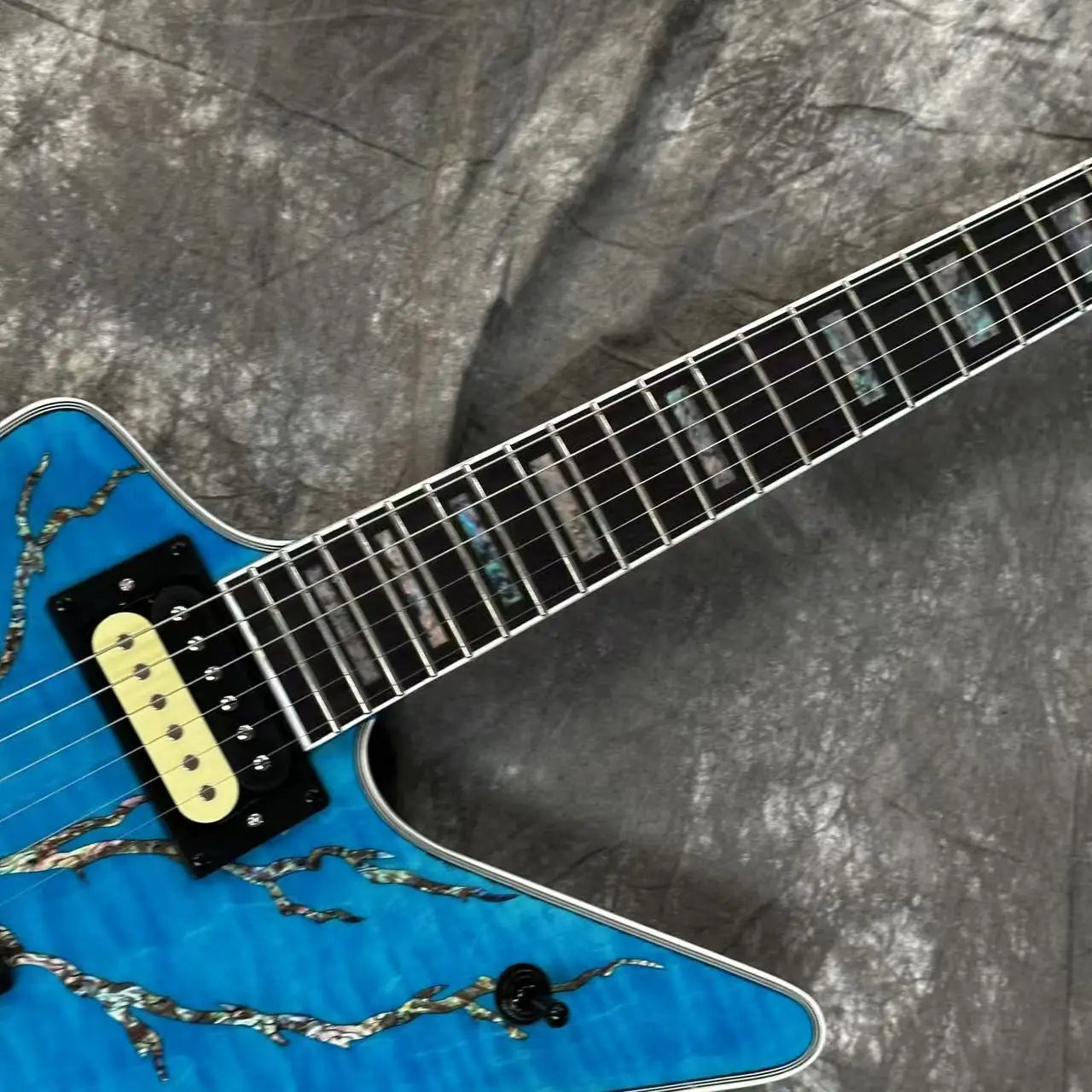 Dime Blue Bolt