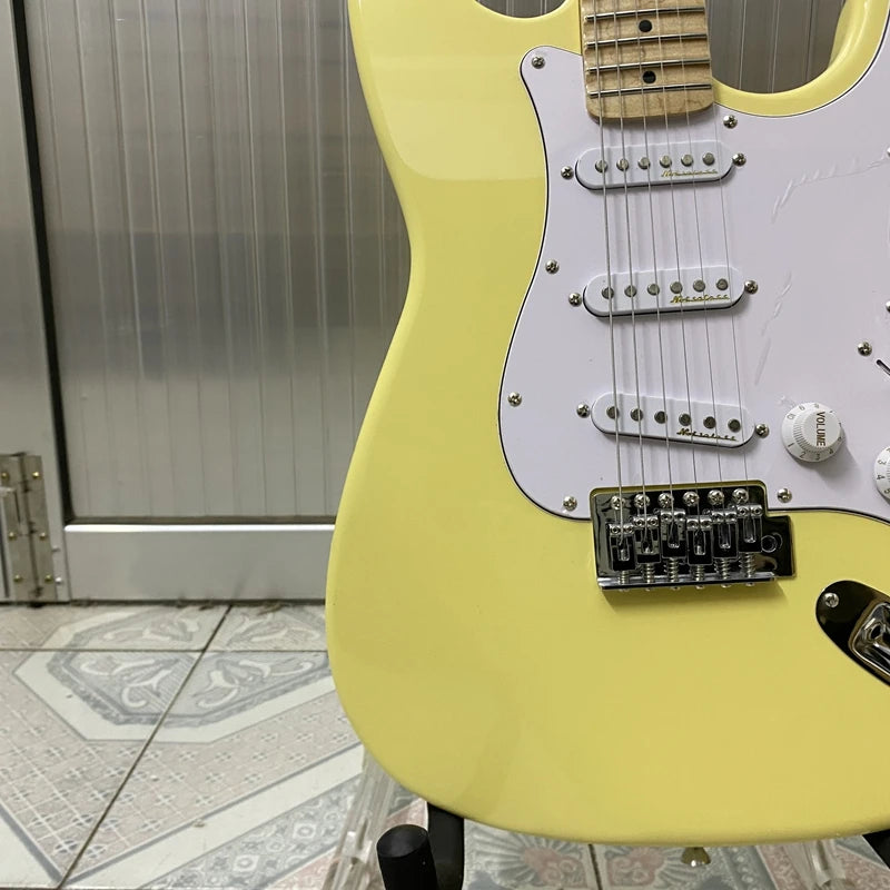 Strat Cream