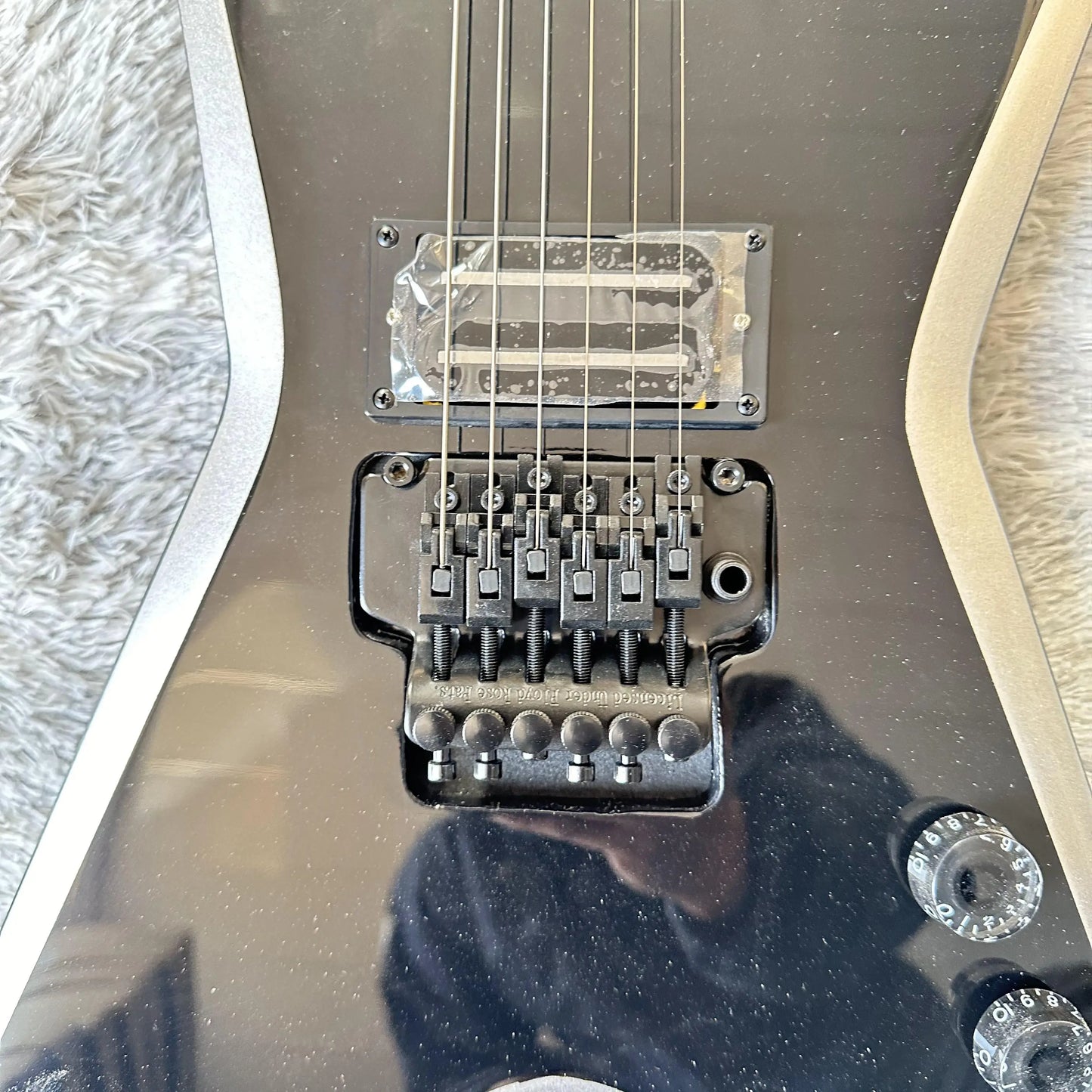 Dime Grey Black