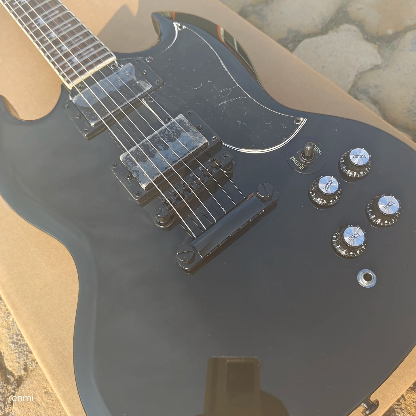 Black SG