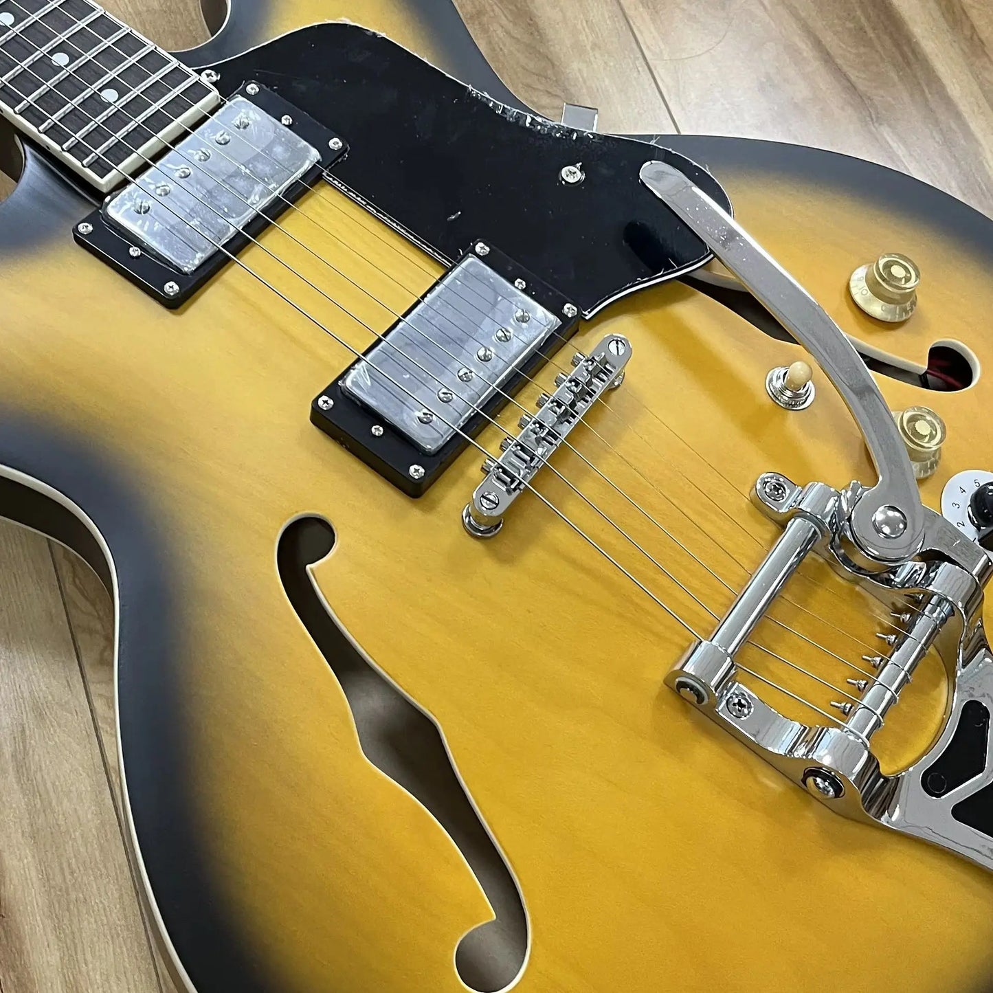 335 Semihollow