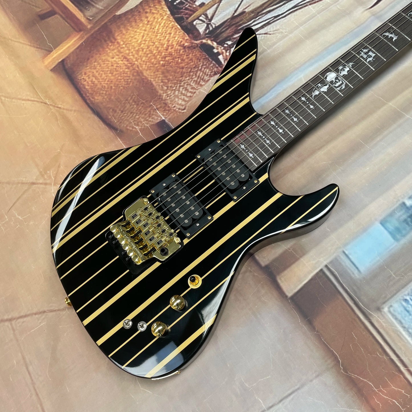 Synyster Black/Gold