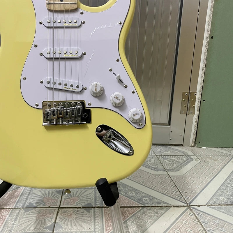Strat Cream