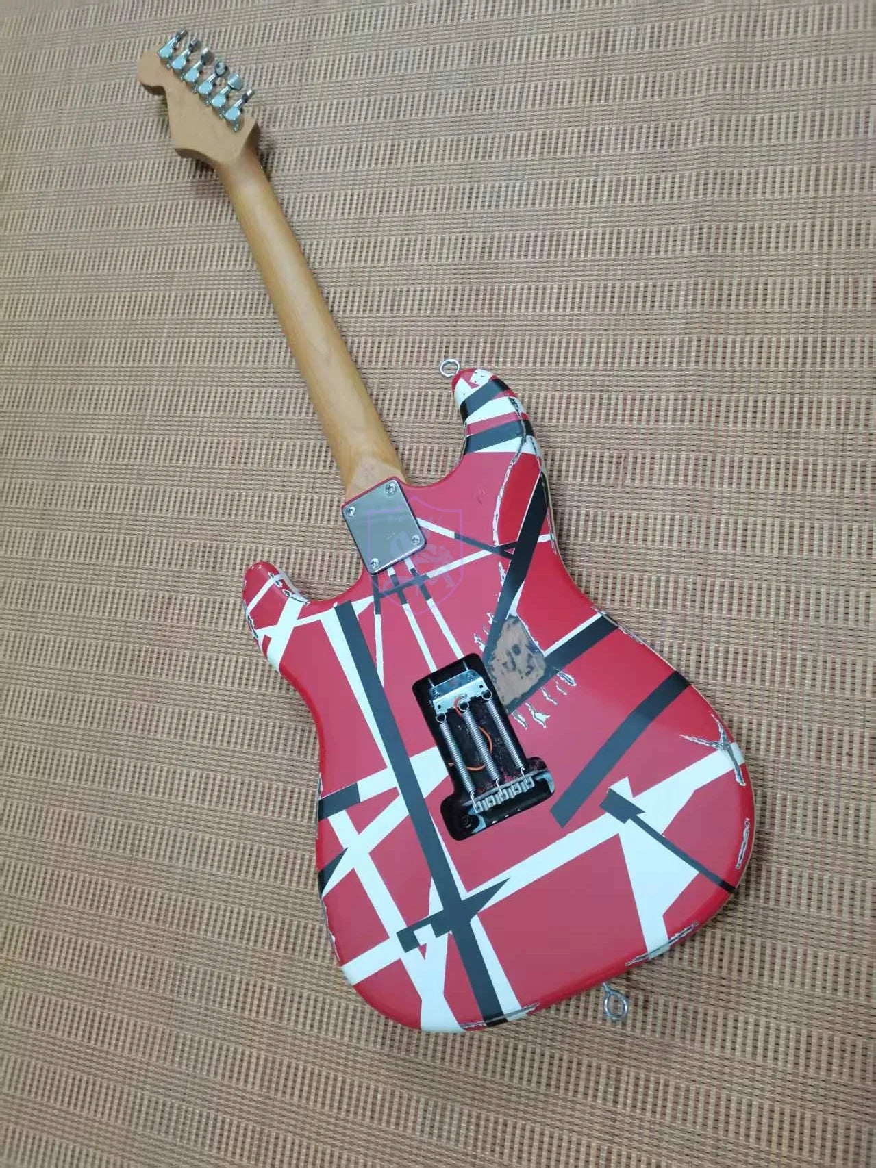 Halen r/w Stripe
