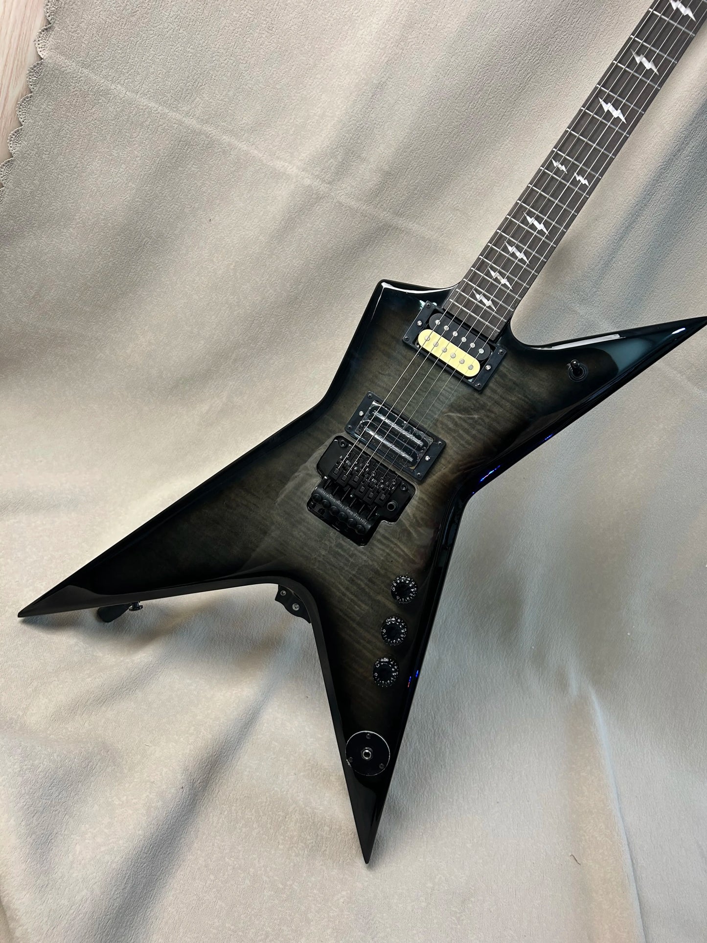Dime Black Stealth