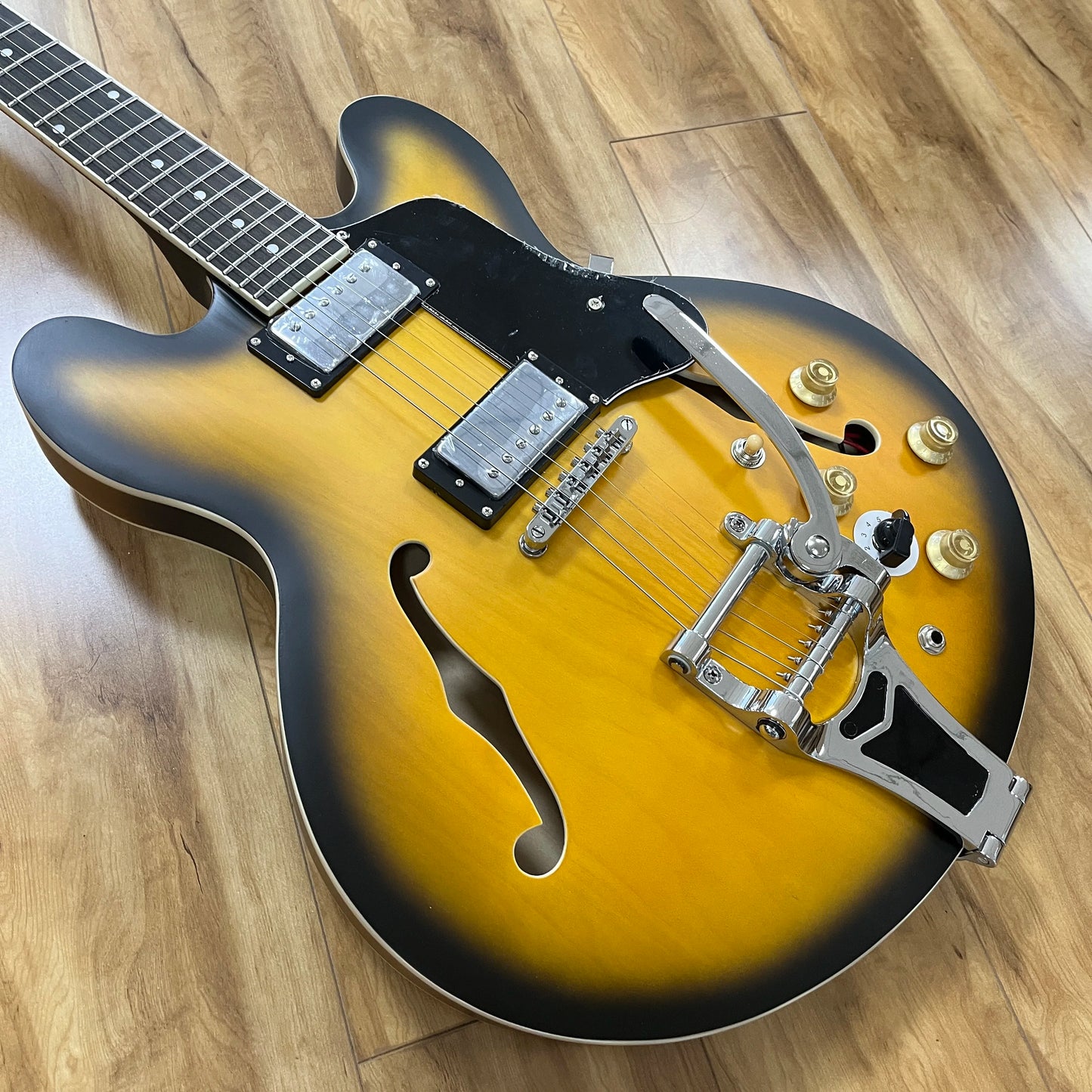 335 Semihollow