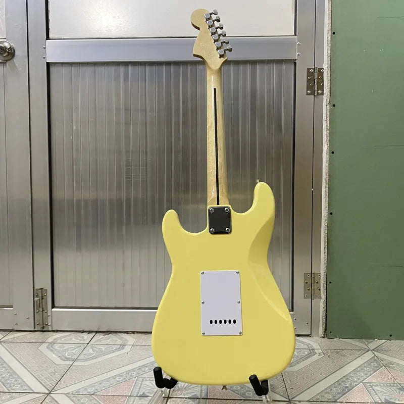 Strat Cream