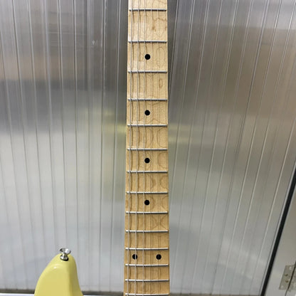 Strat Cream