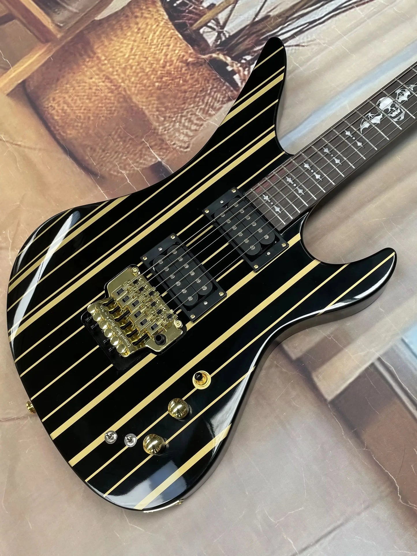 Synyster Black/Gold