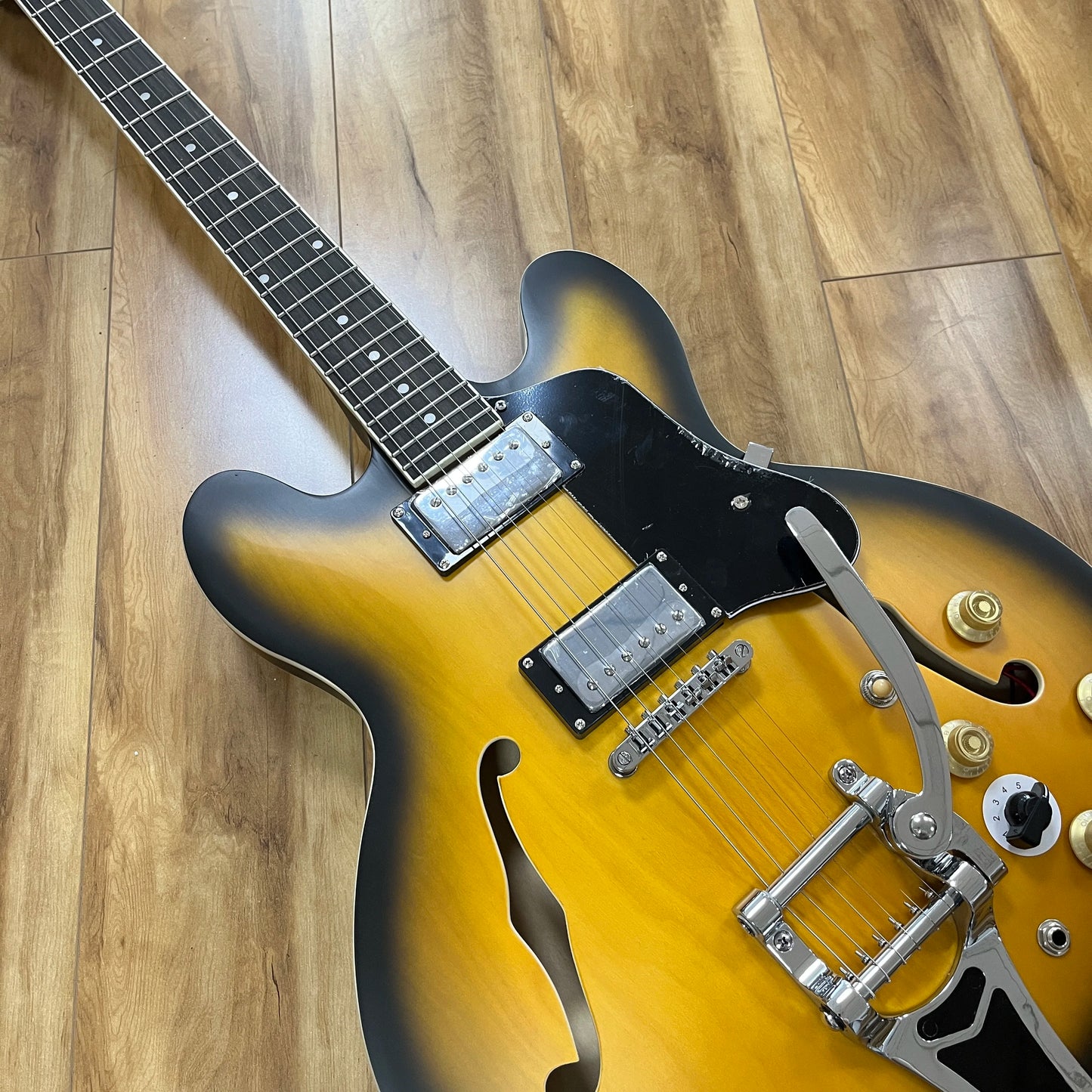 335 Semihollow