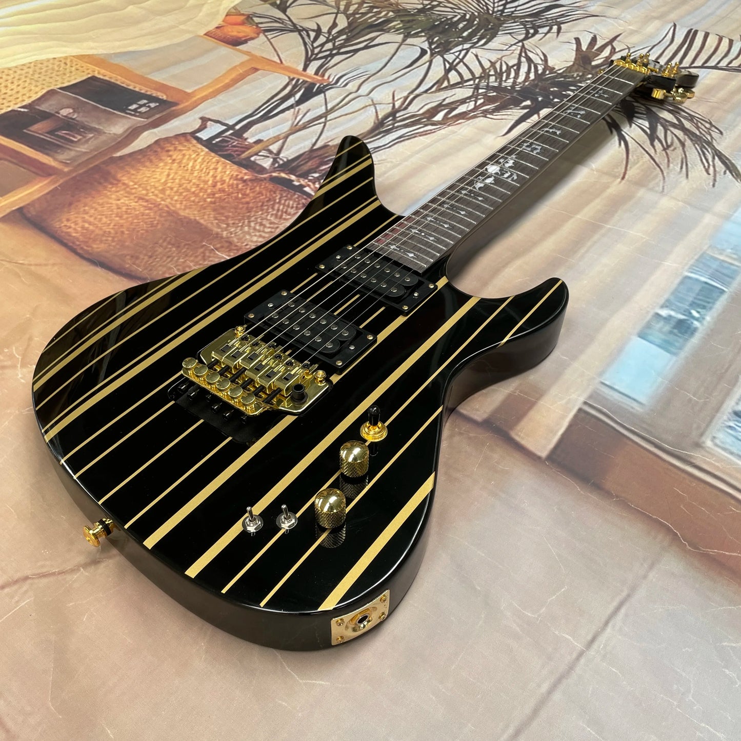 Synyster Black/Gold